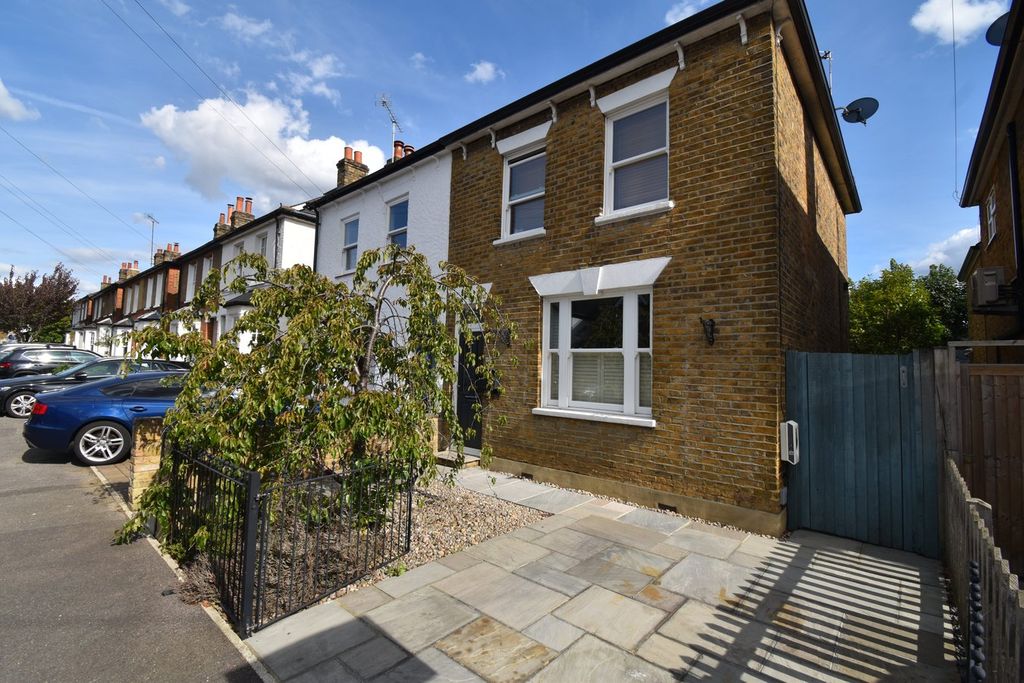 Property photo 1 of 12