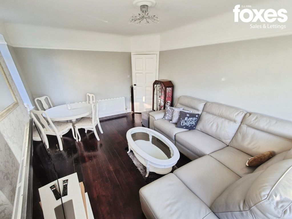 Property photo 3 of 12 4744553