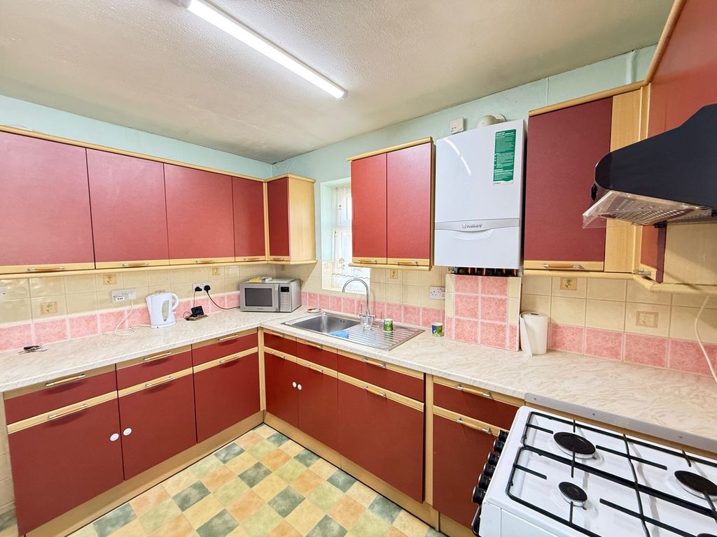 Property photo 3 of 13 Kitchen