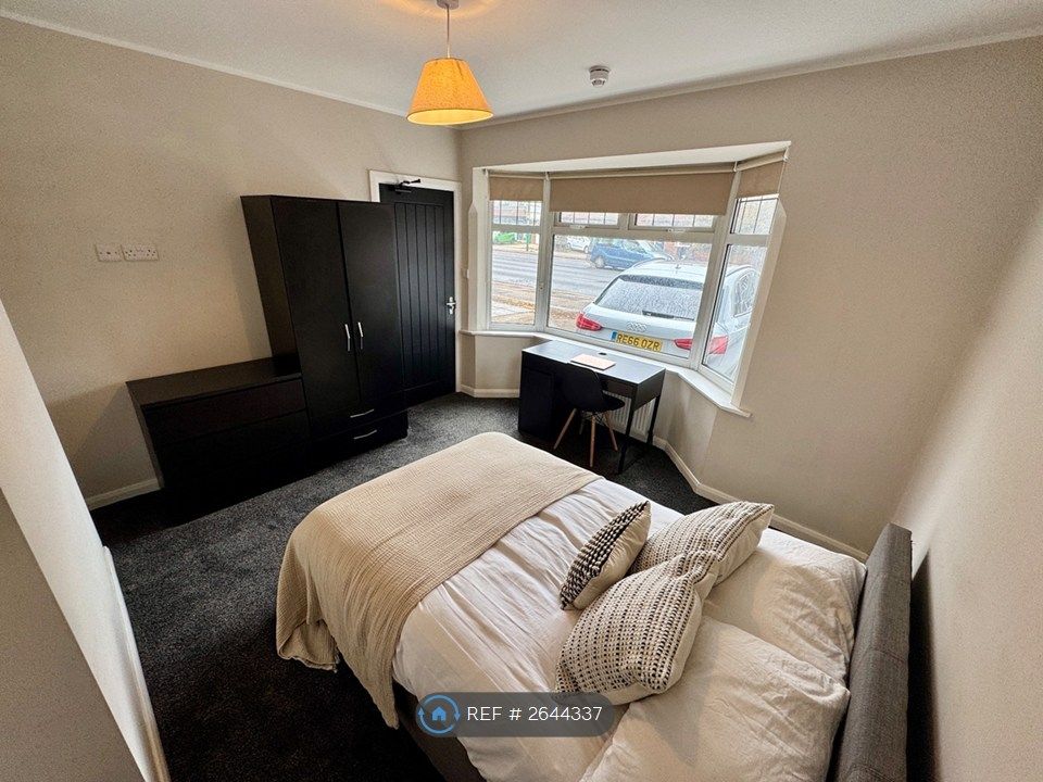 Property photo 3 of 22 Bedroom 1