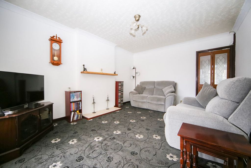 Property photo 2 of 24