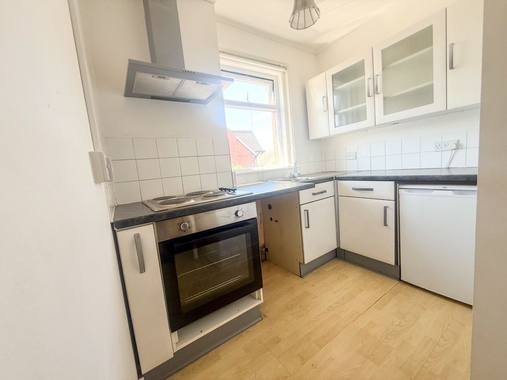 Property photo 3 of 6 Kitchen