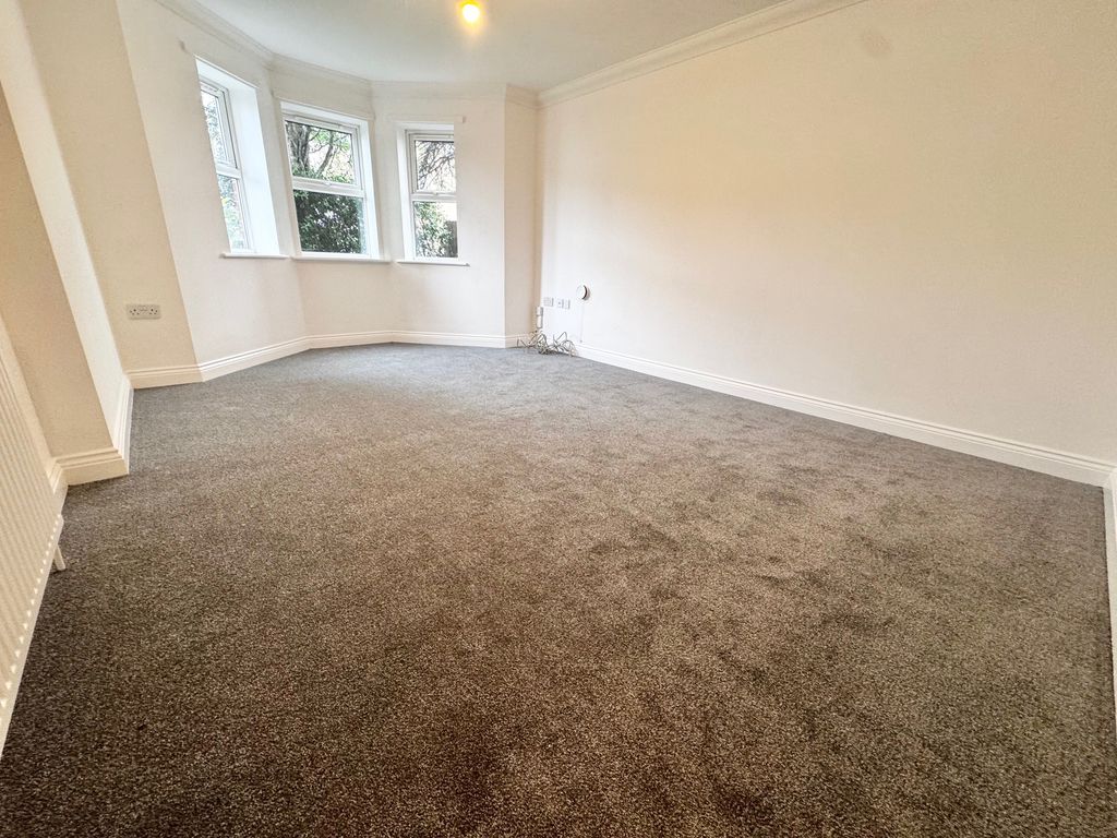 Property photo 1 of 13 Image