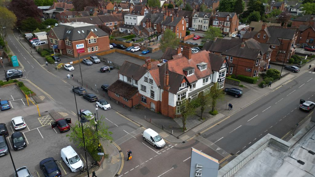 Property photo 1 of 31 Photo 6