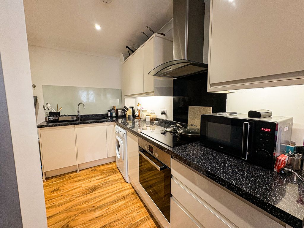 Property photo 3 of 8 Img_4492