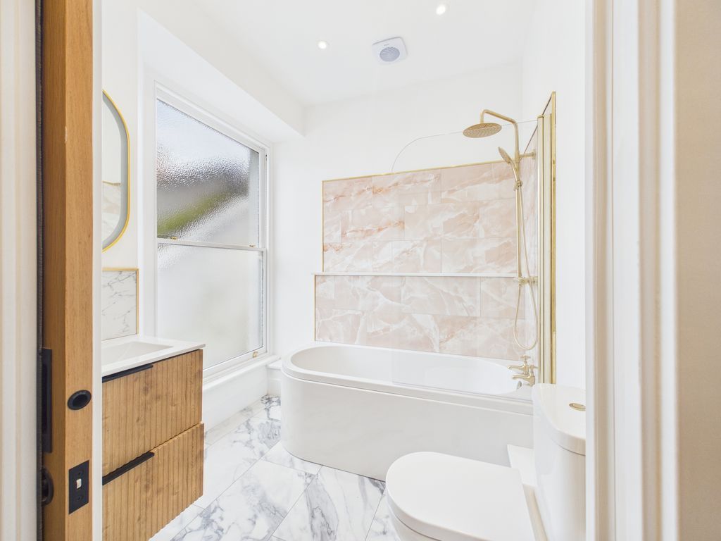Additional image 6 of 3 bed flat for salePenare Gardens, Penzance - Stunning Apartment TR18