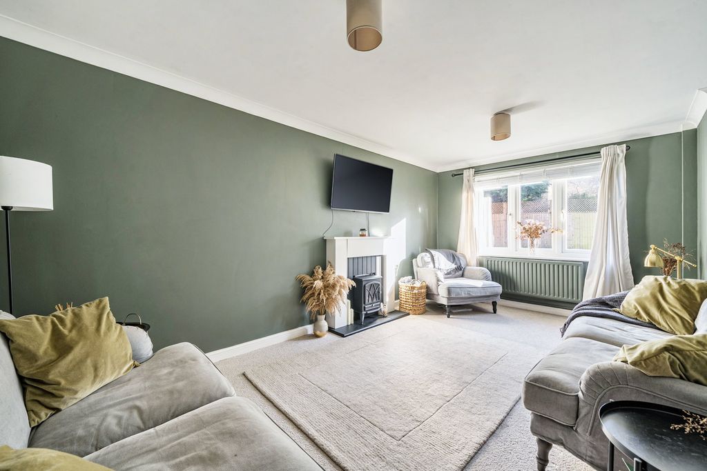 Property photo 2 of 25