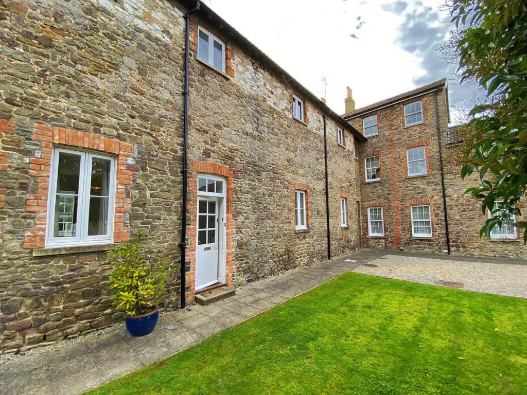Property photo 1 of 15 External