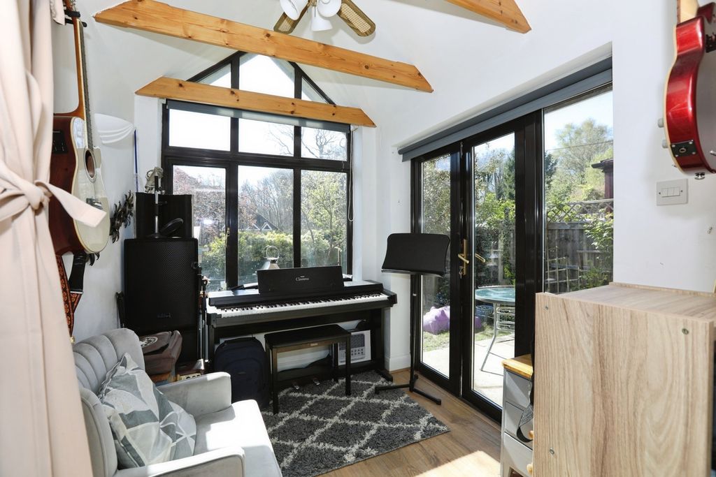 Property photo 2 of 16 Pbox-Img.Jpg