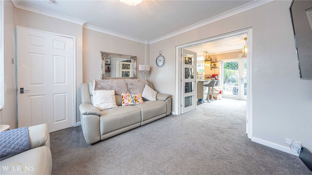 Property photo 2 of 34 Picture No. 17