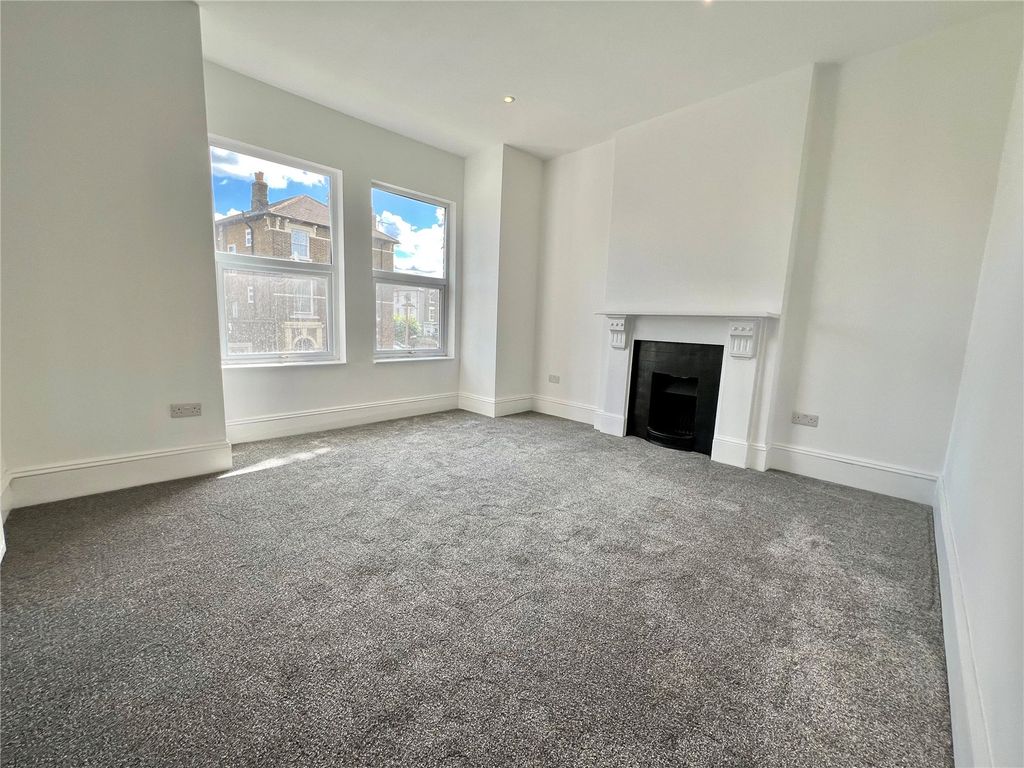 Property photo 2 of 13 Picture No. 16