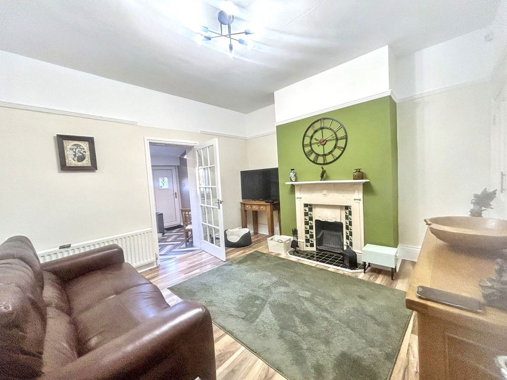 Property photo 3 of 25