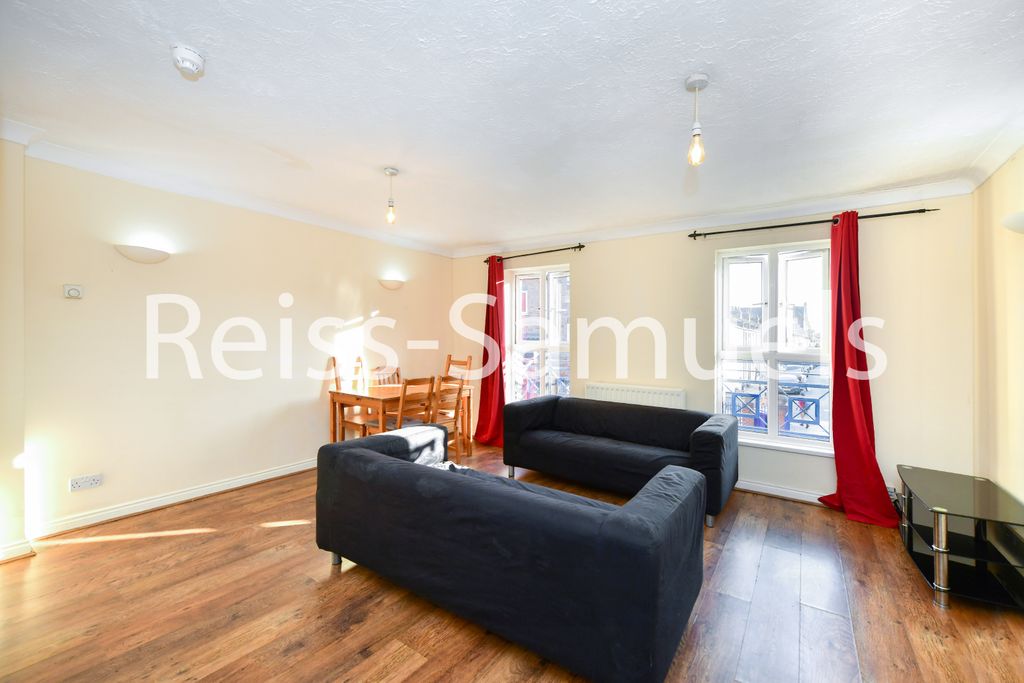 Property photo 3 of 44