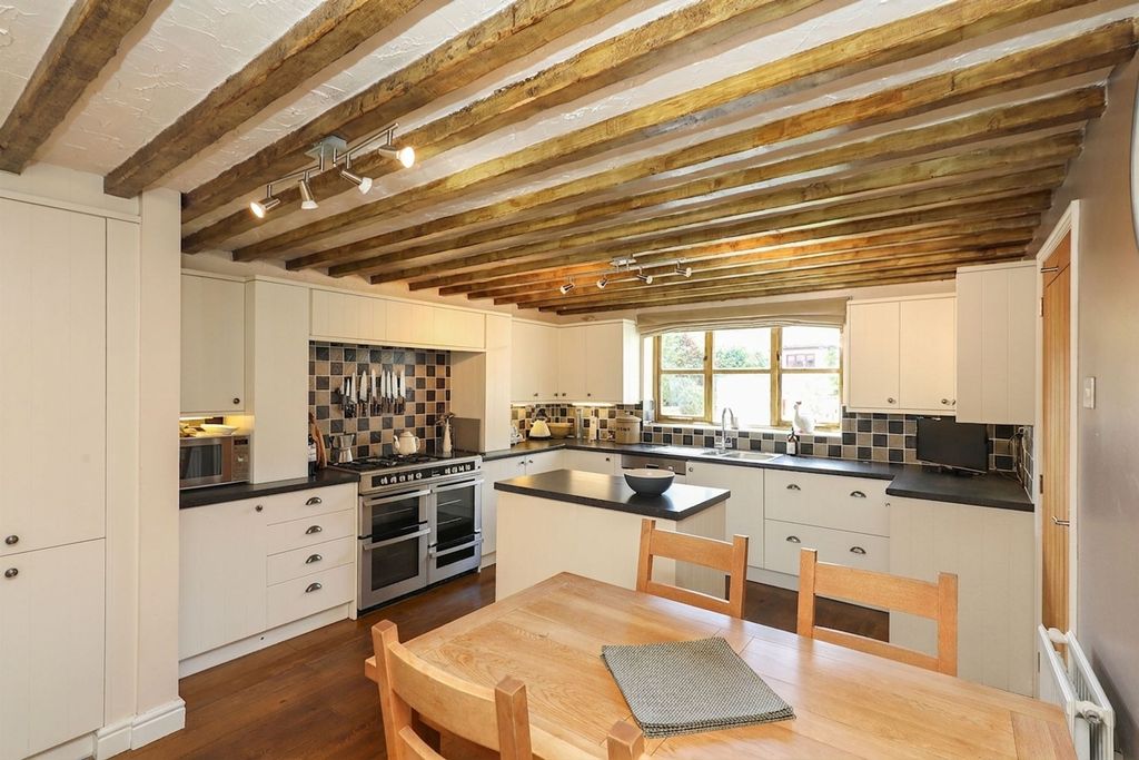 Property photo 3 of 37