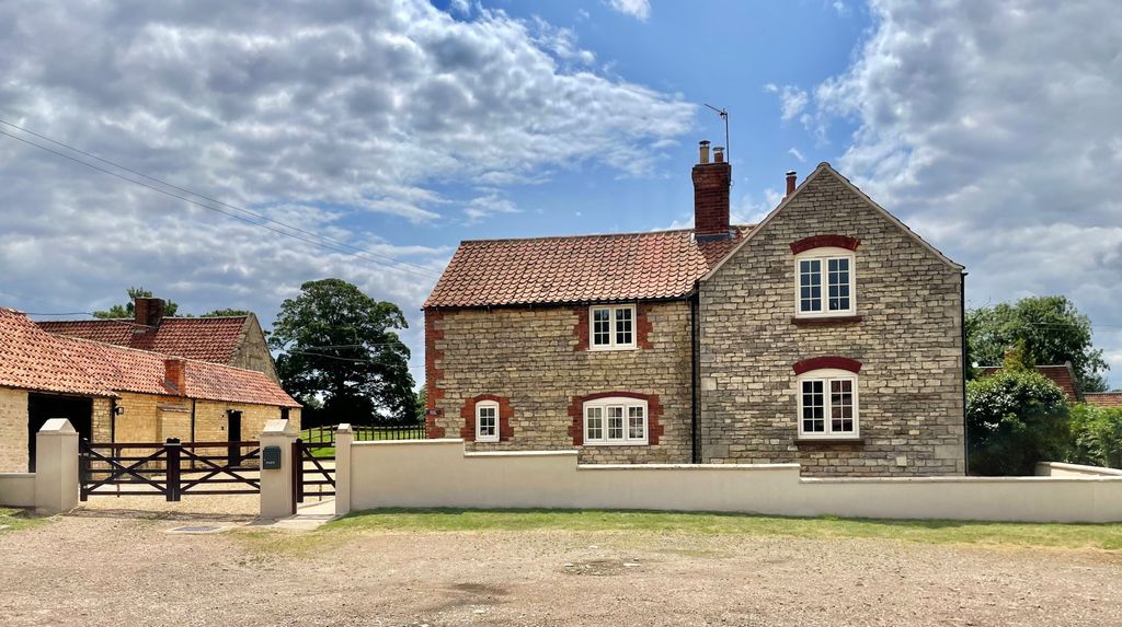 Property photo 1 of 23