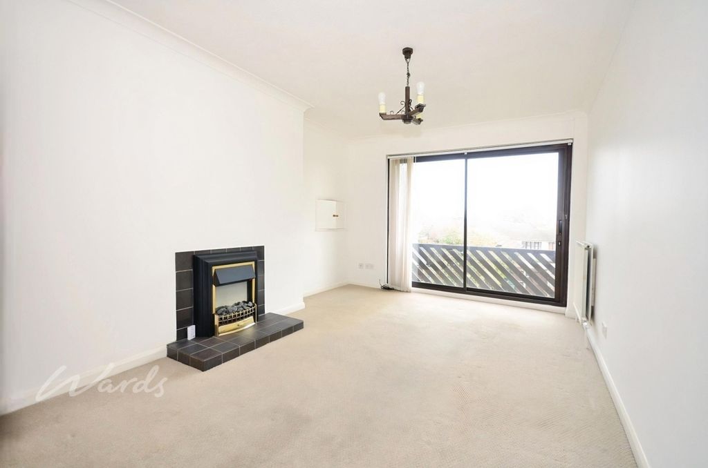 Property photo 2 of 7 Charlesworth Loun...