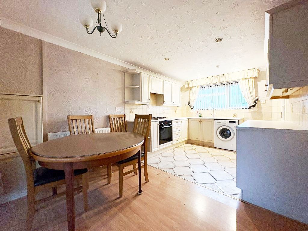 Property photo 3 of 14 Kitchen/Diner