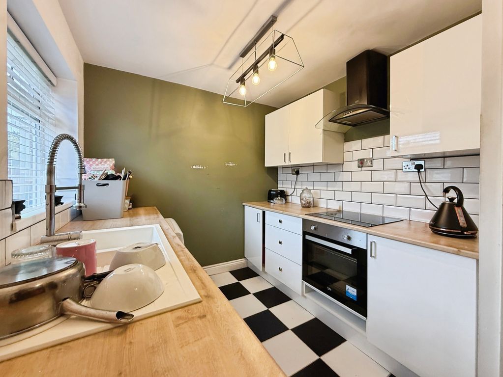 Property photo 3 of 11