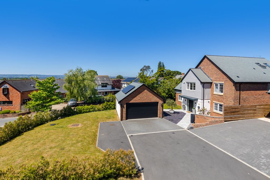 Property photo 1 of 27 A01 - 1 Horndon Field, Woodbury - 250522