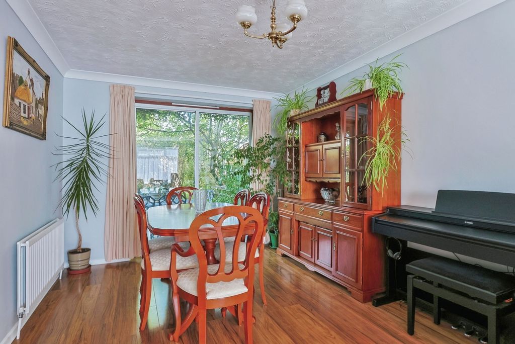 Property photo 3 of 19 Lounge/Diner