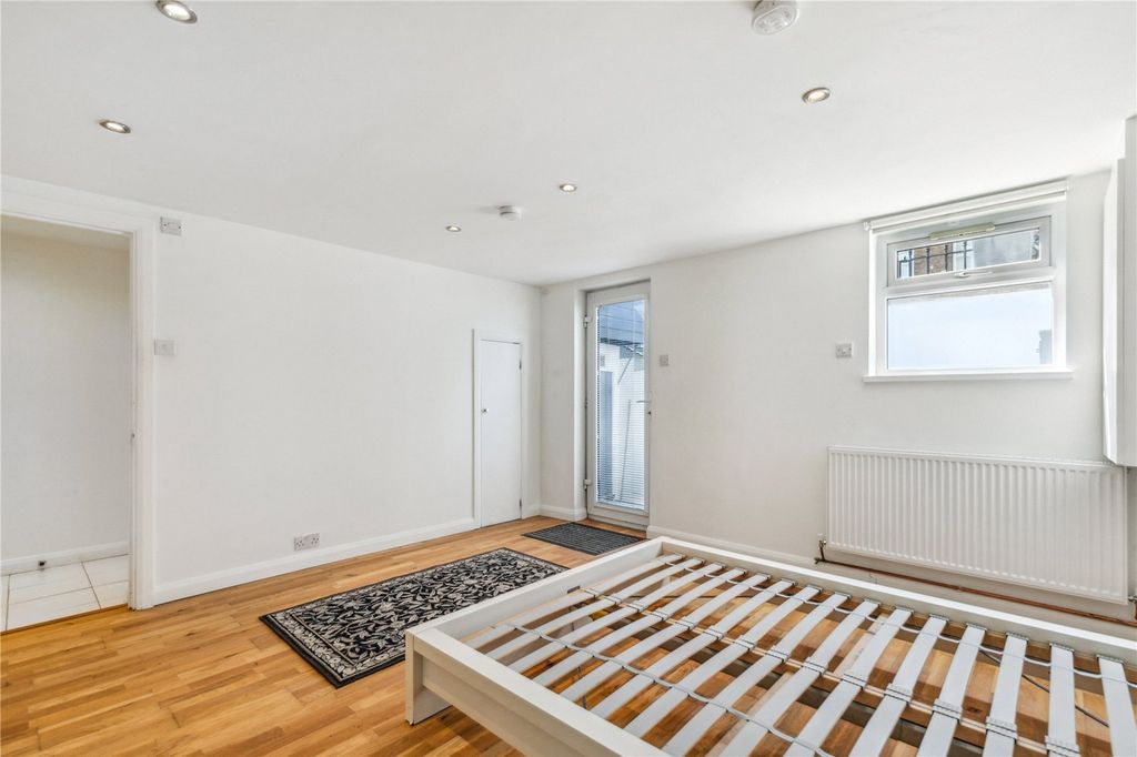 Property photo 3 of 16 Picture No. 01