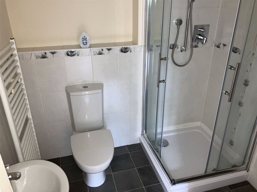 Property photo 3 of 9 En-Suite