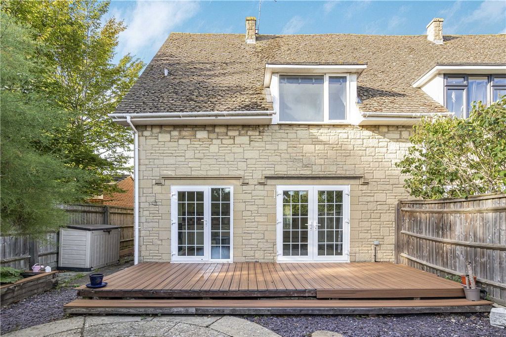 Property photo 2 of 17 Picture No. 02