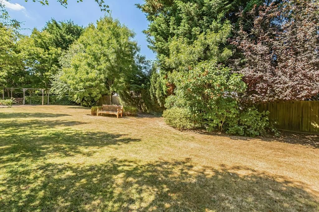 Property photo 3 of 24 Communal Gardens