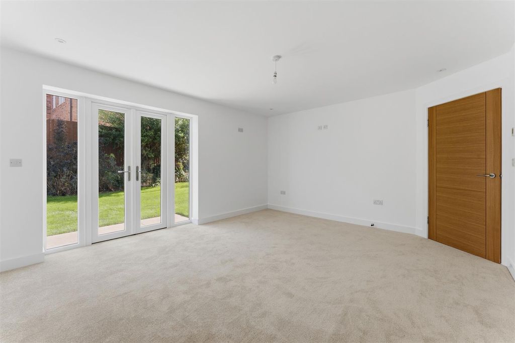 Property photo 3 of 35
