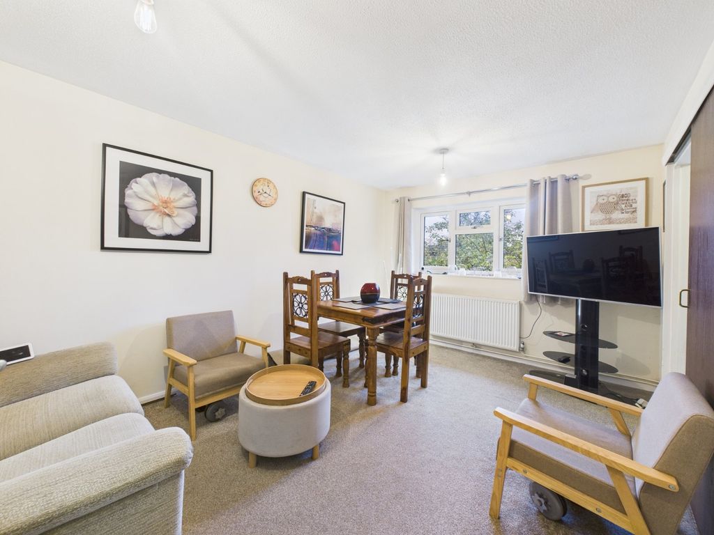 Property photo 2 of 5 Lounge