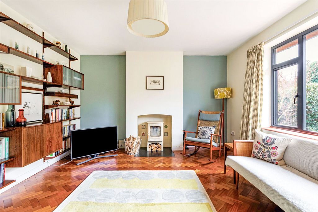 Property photo 2 of 18 Sitting Room L