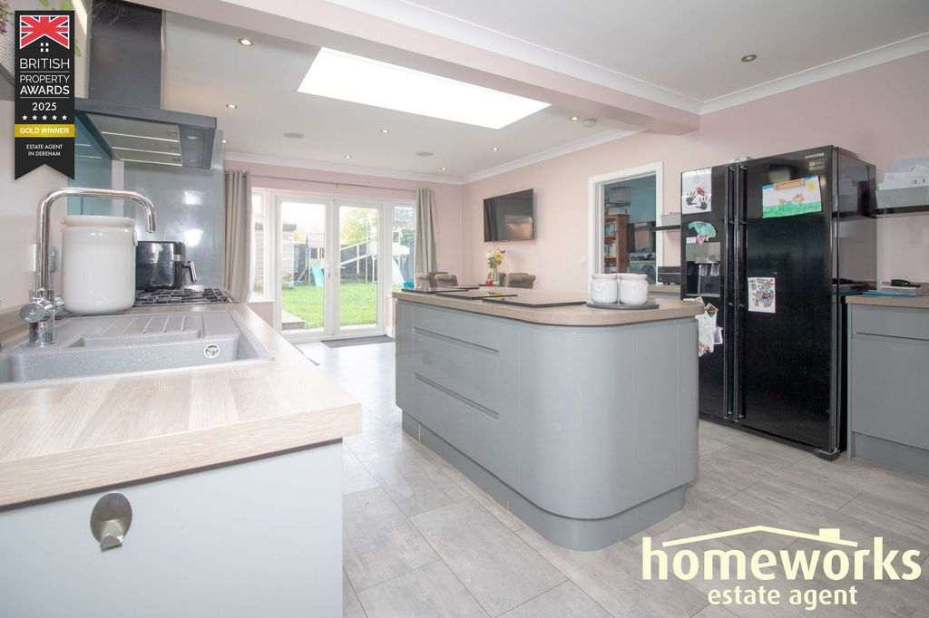 Property photo 3 of 14