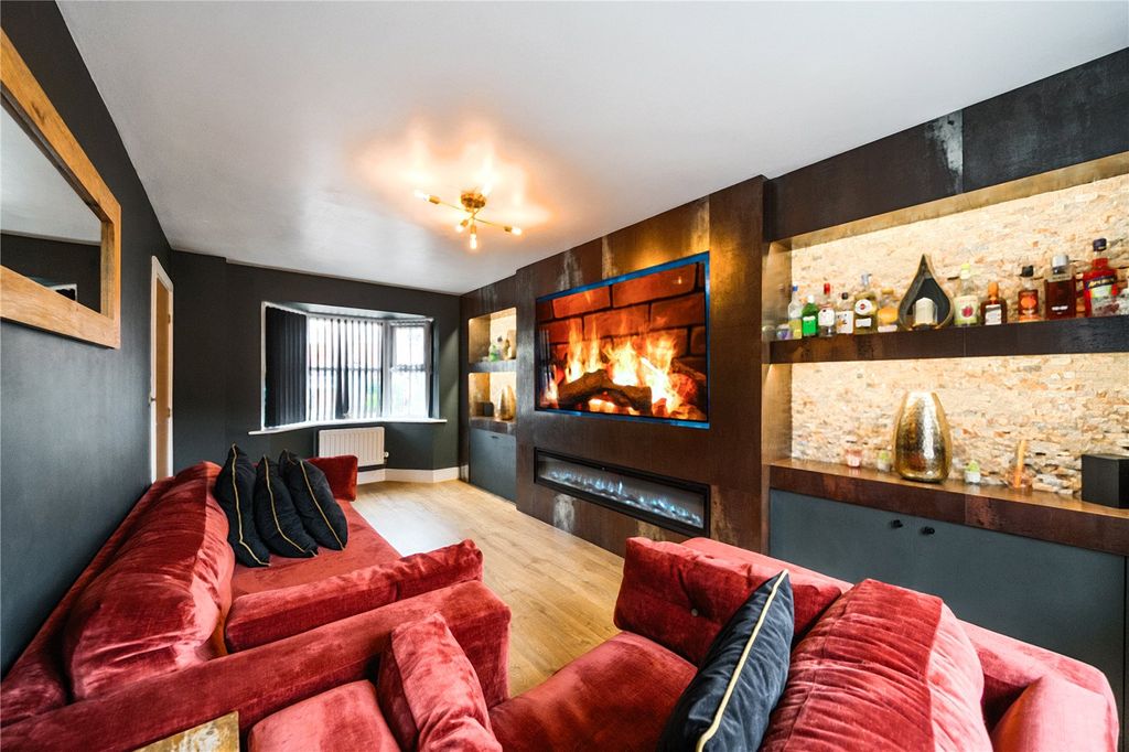 Property photo 2 of 22 Picture No. 20