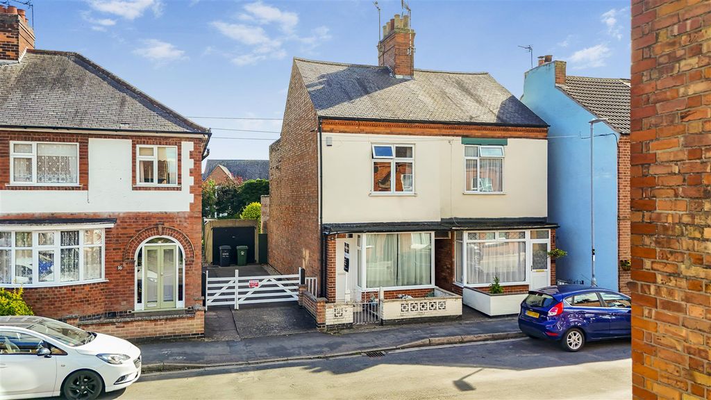 Property photo 1 of 18 1