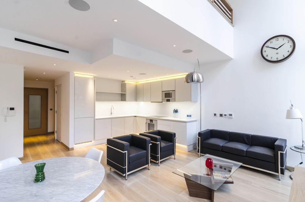 Property photo 1 of 7 Lounge 2