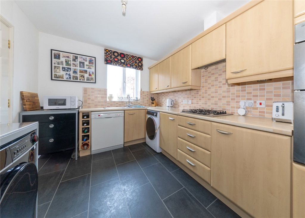 Property photo 2 of 20 Kitchen