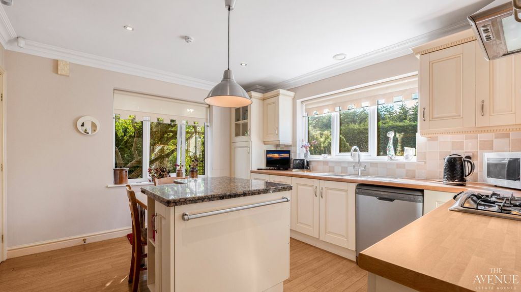 Property photo 3 of 57 5525947