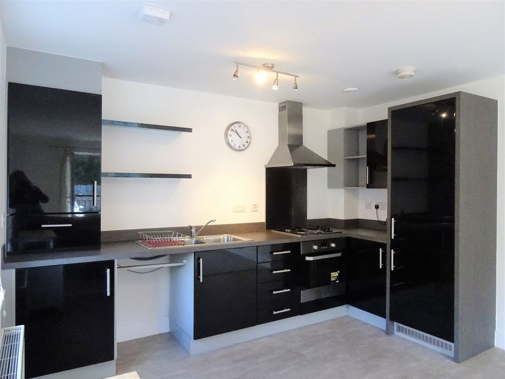 Property photo 2 of 9 Kitchen