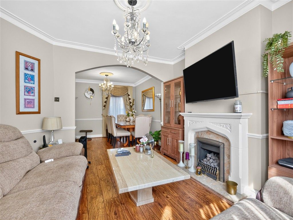 Property photo 3 of 13 Lounge Area