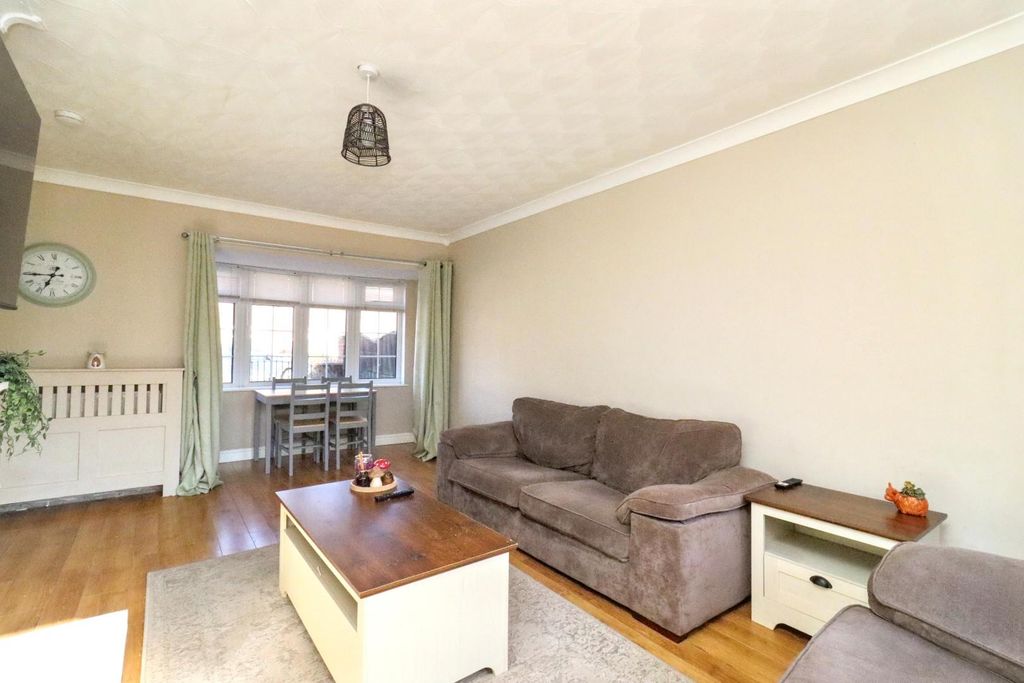 Property photo 2 of 22