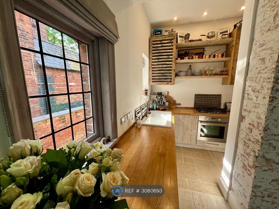 Property photo 3 of 35