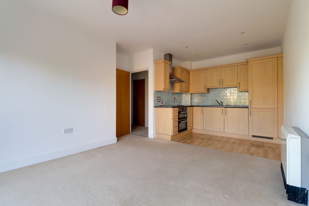 Property photo 3 of 11 Reception/Kitchen