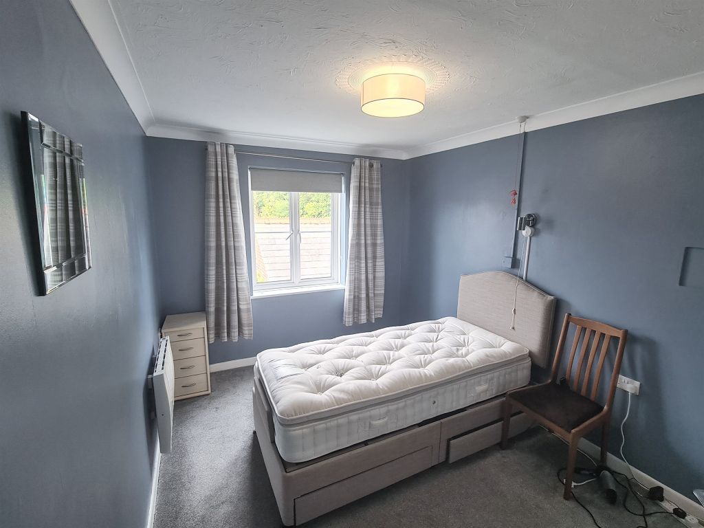 Property photo 3 of 6 Bedroom