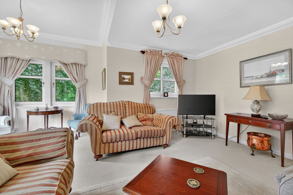 Property photo 2 of 32
