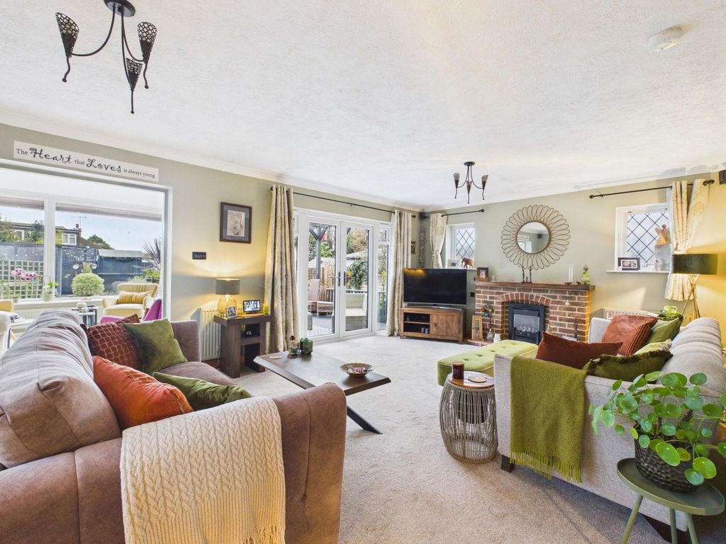 Property photo 3 of 24