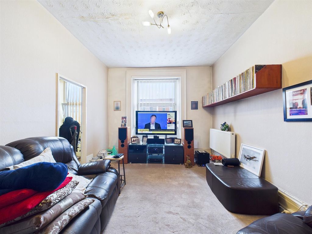 Property photo 3 of 15 3 - Freehold Block Of 4 Flats.Jpg