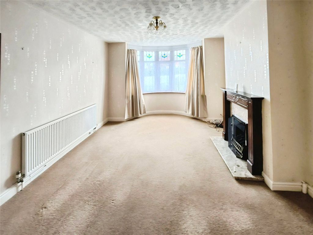 Property photo 2 of 13 Lounge