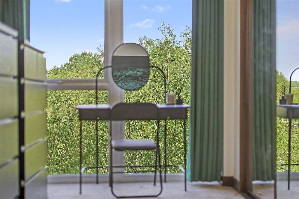 Additional image 20 of 2 bed flat for saleGodfrey House, Edinburgh Gate, Harlow CM20