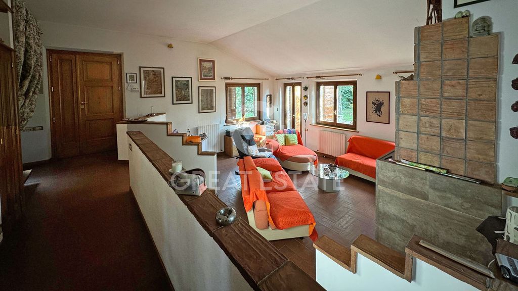 Property photo 2 of 14 Interiors