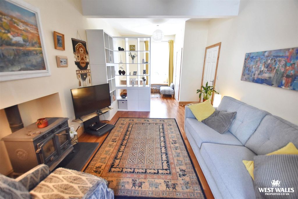 Property photo 3 of 21 6 (10).Jpg